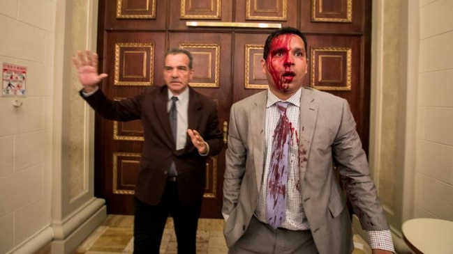 Nicolás Maduro condena agresión a diputados en el Congreso