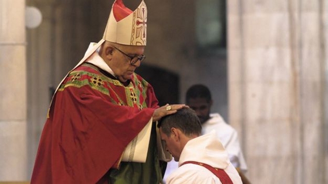 Ex jugador de Manchester United se convirtió en sacerdote católico Ex jugador de Manchester United se convirtió en sacerdote católico