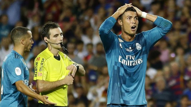 Cristiano Ronaldo fue suspendido por cinco partidos tras su expulsión ante FC Barcelona Cristiano Ronaldo fue suspendido por cinco partidos tras su expulsión ante FC Barcelona
