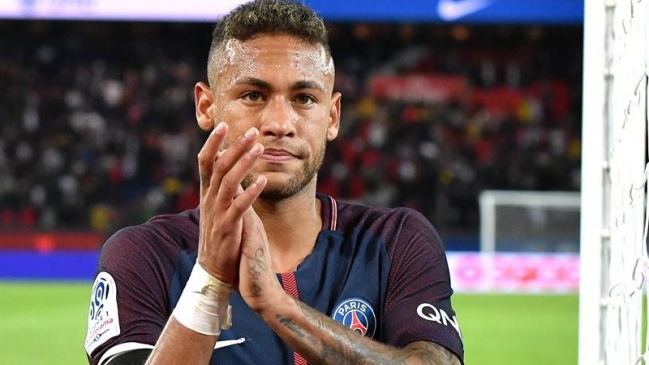 Neymar demandó a FC Barcelona ante la FIFA Neymar demandó a FC Barcelona ante la FIFA
