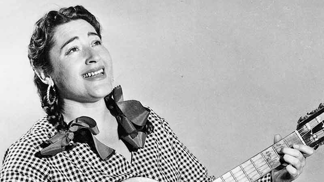 Presidenta anunció celebraciones oficiales por el centenario de Margot Loyola