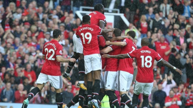 Manchester United goleó a Everton y amargó el regreso de Rooney a Old Trafford Manchester United goleó a Everton y amargó el regreso de Rooney a Old Trafford
