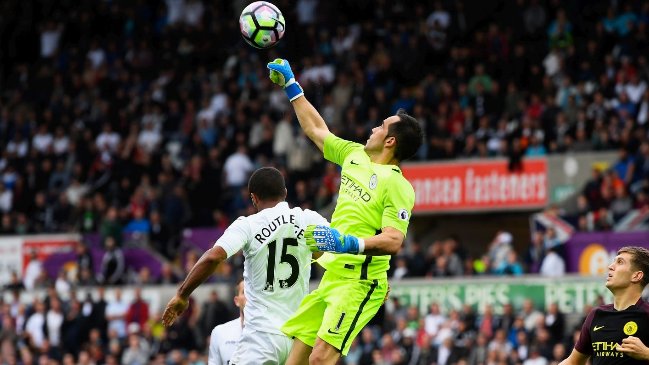 Claudio Bravo volvió a la titularidad en triunfo de Manchester City en la Copa de la Liga Claudio Bravo volvió a la titularidad en triunfo de Manchester City en la Copa de la Liga