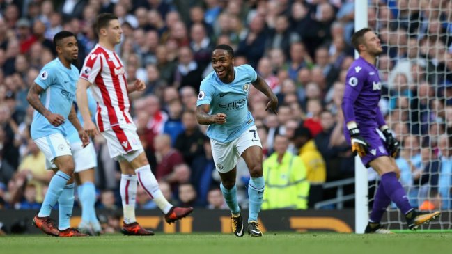 Manchester City arrolló a Stoke City y tomó el liderato de la liga inglesa Manchester City arrolló a Stoke City y tomó el liderato de la liga inglesa