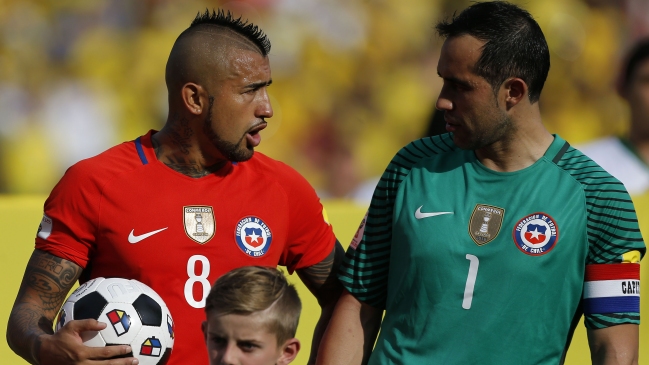 Claudio Bravo se comunicó con Arturo Vidal para darle explicaciones por dichos de su esposa Claudio Bravo se comunicó con Arturo Vidal para darle explicaciones por dichos de su esposa