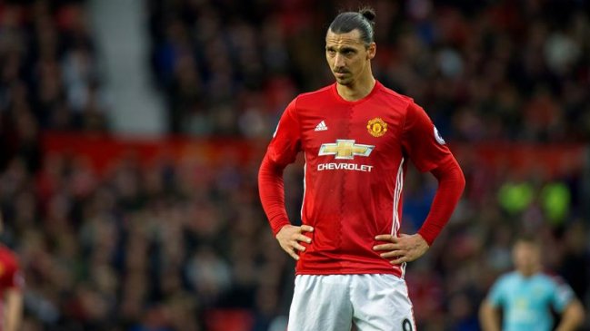 Zlatan Ibrahimovic quiere ganar la Premier League junto a Manchester United en cancha Zlatan Ibrahimovic quiere ganar la Premier League junto a Manchester United en cancha