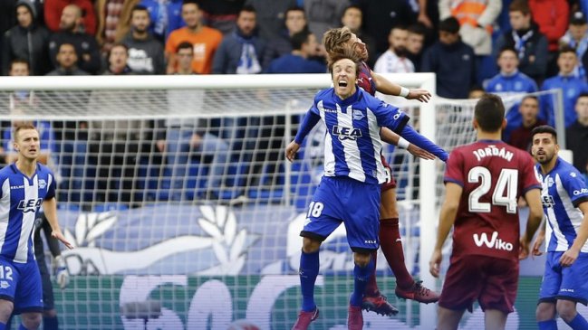 Guillermo Maripán sufrió en cancha la derrota de Alavés ante Eibar en la liga española Guillermo Maripán sufrió en cancha la derrota de Alavés ante Eibar en la liga española