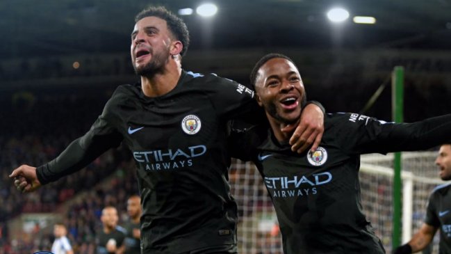 Manchester City logró su undécimo triunfo consecutivo en la Premier League ante Huddersfield