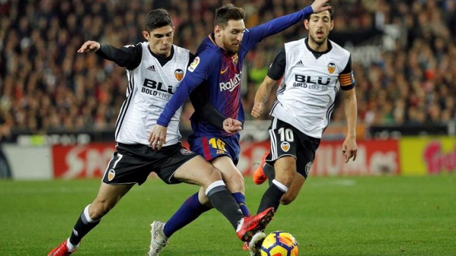 Valencia y Barcelona repartieron puntos en partido con polémica Valencia y Barcelona repartieron puntos en partido con polémica