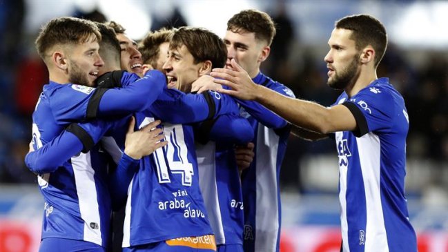Alavés de Guillermo Maripán goleó y avanzó a octavos en la Copa del Rey Alavés de Guillermo Maripán goleó y avanzó a octavos en la Copa del Rey