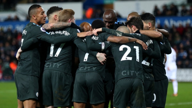 Manchester City goleó a Swansea y se metió en la historia al romper dos récords en la liga inglesa