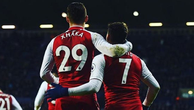 La emotiva celebración de los jugadores de Arsenal: Estamos todos juntos La emotiva celebración de los jugadores de Arsenal: Estamos todos juntos