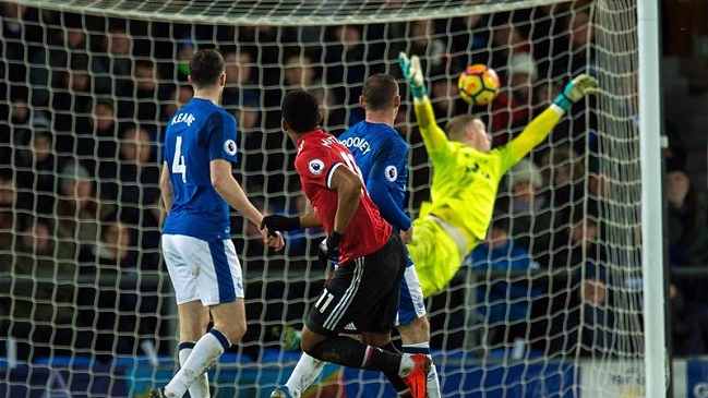 Manchester United venció a Everton a punta de golazos y recuperó el segundo puesto Manchester United venció a Everton a punta de golazos y recuperó el segundo puesto
