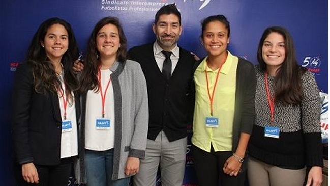 Sifup marcó un hito al integrar a jugadoras de fútbol femenino Sifup marcó un hito al integrar a jugadoras de fútbol femenino