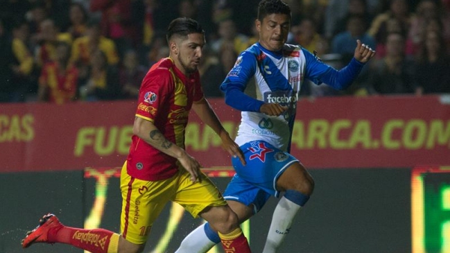 Morelia venció a Puebla en México con Diego Valdés y Rodrigo Millar en cancha