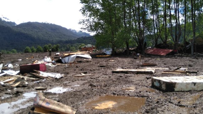 Afectados por aluvión volvieron a Villa Santa Lucía acusando inacción del Gobierno Afectados por aluvión volvieron a Villa Santa Lucía acusando inacción del Gobierno