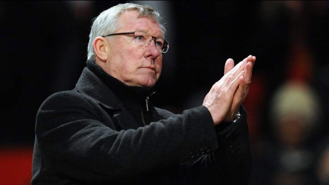 Alex Ferguson saludó a Alexis Sánchez en la ciudad deportiva de Manchester United Alex Ferguson saludó a Alexis Sánchez en la ciudad deportiva de Manchester United