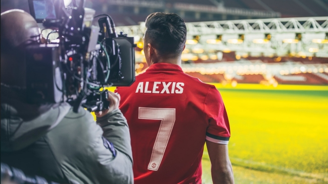 Comienza en Chile la venta de la camiseta que usará Alexis Sánchez en el United Comienza en Chile la venta de la camiseta que usará Alexis Sánchez en el United