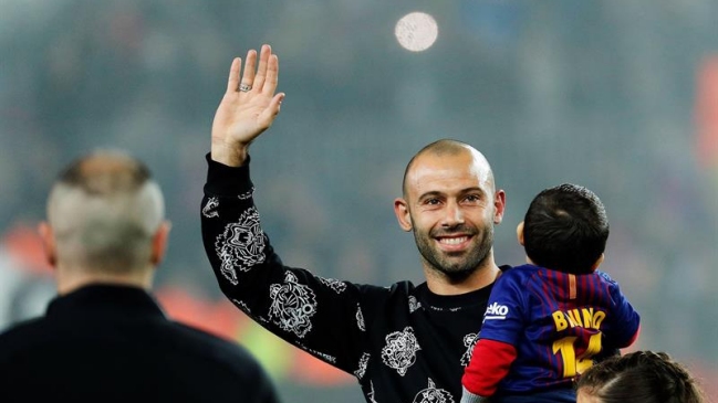 Javier Mascherano recibió ovación del Camp Nou en su despedida de FC Barcelona Javier Mascherano recibió ovación del Camp Nou en su despedida de FC Barcelona