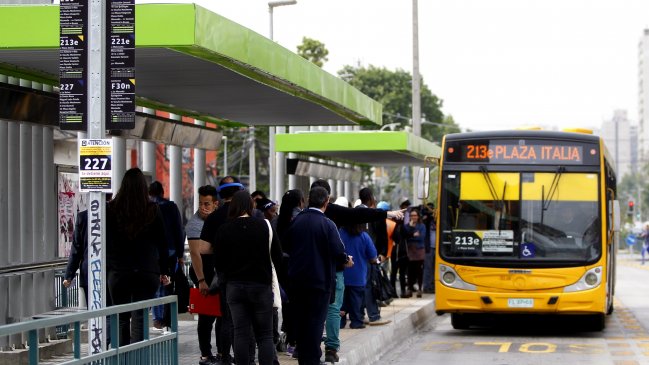 Gobierno deberá suspender la licitación del Transantiago