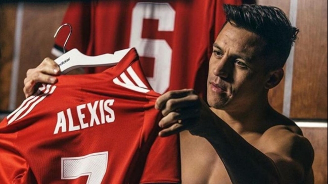 Manchester United sorteará camiseta firmada por Alexis Sánchez Manchester United sorteará camiseta firmada por Alexis Sánchez