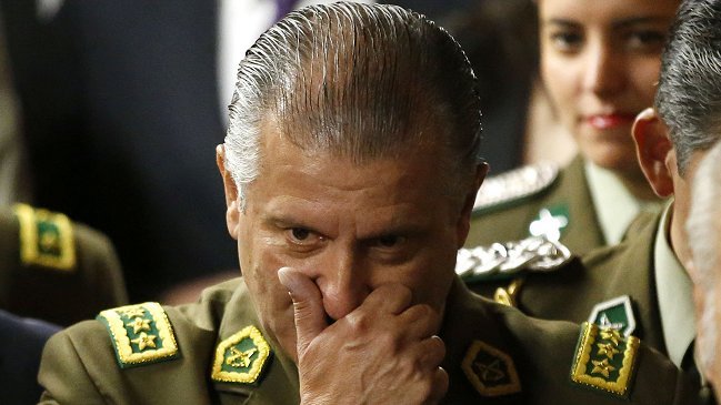 Gobierno ordenó que el director de Carabineros regrese 
