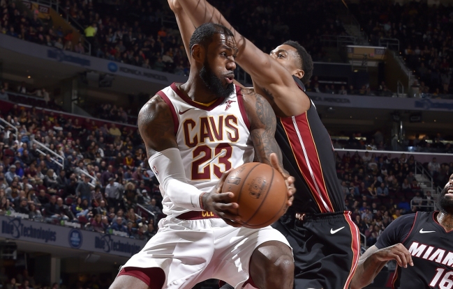 Los Cavaliers ganaron de la mano de James pero sin brillar