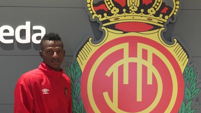Liverpool fichó a promisorio zaguero colombiano y lo envió a préstamo a Mallorca Liverpool fichó a promisorio zaguero colombiano y lo envió a préstamo a Mallorca