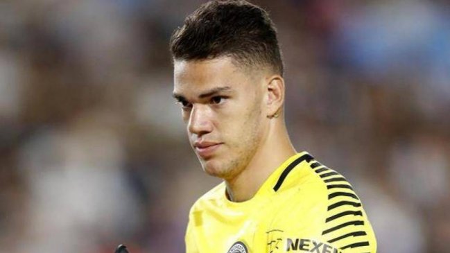 Ederson reveló que puede jugar como mediocampista e incluso marcar goles de tiro libre Ederson reveló que puede jugar como mediocampista e incluso marcar goles de tiro libre