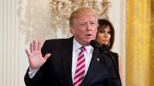 Abogado de Trump reconoció pago de 130 mil dólares a actriz porno