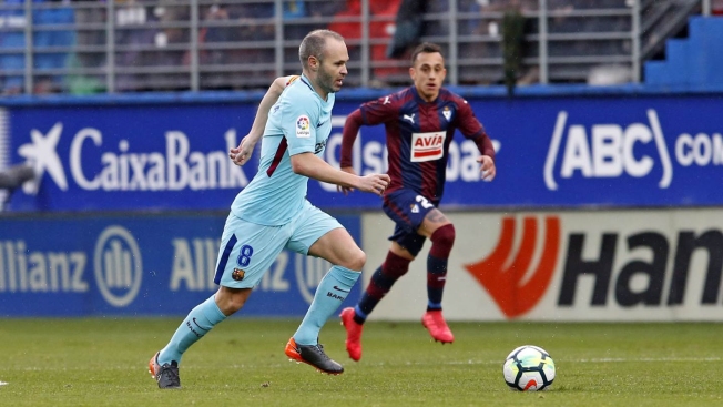 Fabián Orellana fue expulsado en caída de Eibar ante FC Barcelona Fabián Orellana fue expulsado en caída de Eibar ante FC Barcelona