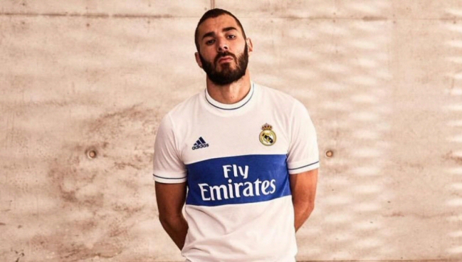 Real Madrid presentó una camiseta retro que es igual al uniforme de Universidad Católica Real Madrid presentó una camiseta retro que es igual al uniforme de Universidad Católica