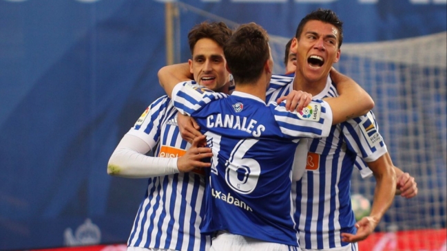 Real Sociedad festejó a costa de Alavés de Guillermo Maripán Real Sociedad festejó a costa de Alavés de Guillermo Maripán