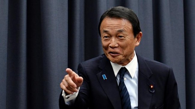 Ministerio japonés falseó documentos de escándalo que salpica a primer ministro