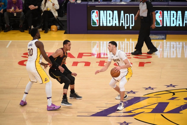 Los Lakers mostraron su mejor versión para batir a Cleveland