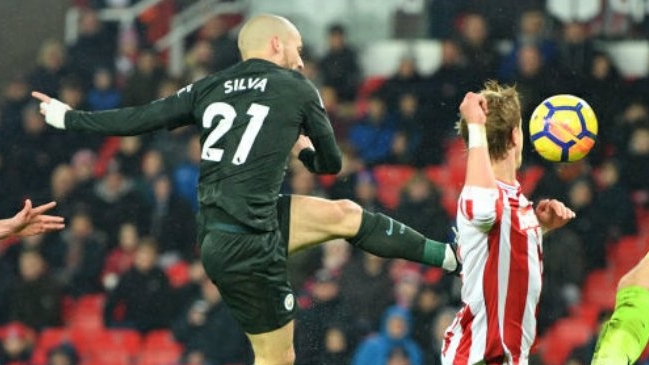 Manchester City derrotó a Stoke y dio un nuevo paso al título de la Premier League Manchester City derrotó a Stoke y dio un nuevo paso al título de la Premier League