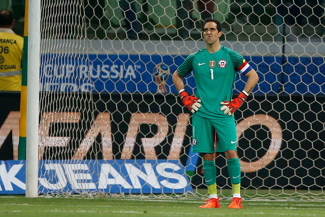 Claudio Bravo no jugará los amistosos de la selección en Europa Claudio Bravo no jugará los amistosos de la selección en Europa