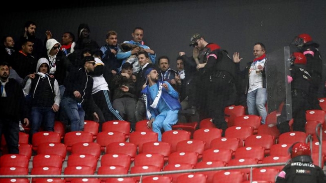 Dos guardias fueron heridos por hinchas radicales de Olympique Marsella en San Mamés Dos guardias fueron heridos por hinchas radicales de Olympique Marsella en San Mamés