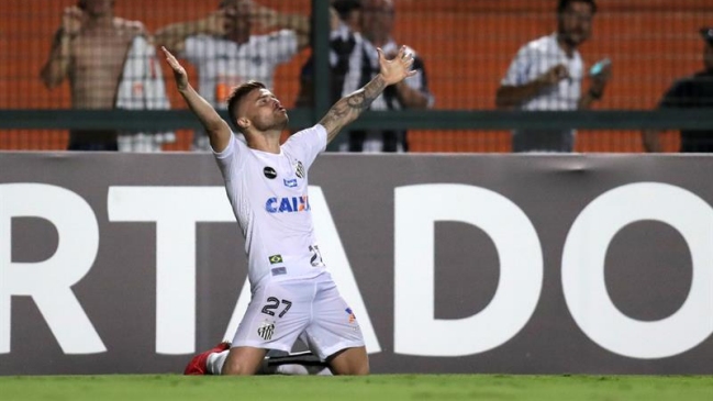 Santos celebró a costa de Nacional de Montevideo en la Copa Libertadores Santos celebró a costa de Nacional de Montevideo en la Copa Libertadores