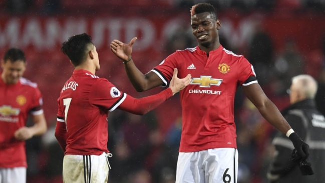 Alexis tuvo su mejor partido en Manchester United y postergó el título de Manchester City Alexis tuvo su mejor partido en Manchester United y postergó el título de Manchester City