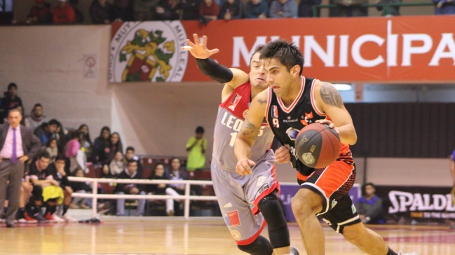 Las Ánimas tomó ventaja ante Los Leones en la final de la Liga Nacional