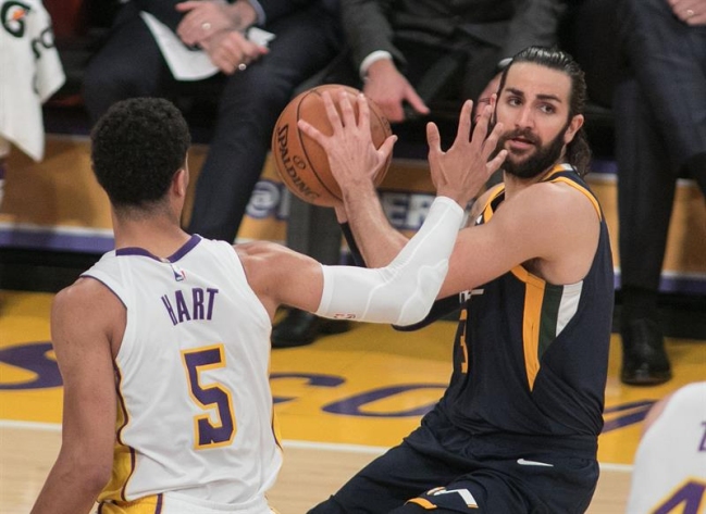 Utah Jazz venció a Lakers y aseguró su presencia en los play-offs de la NBA