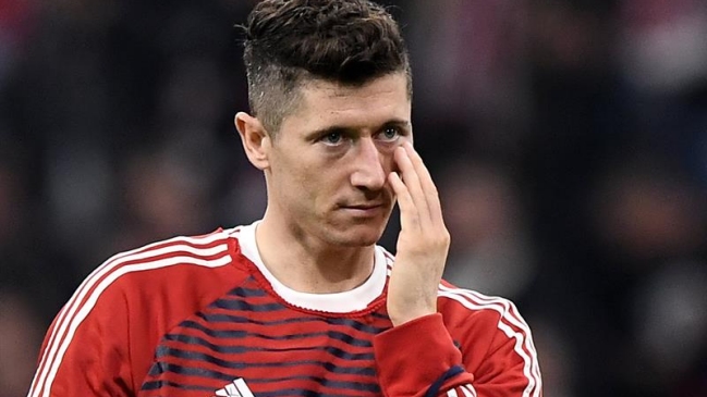 Lewandowski mostró consecuencias del golpe que recibió ante Sevilla Lewandowski mostró consecuencias del golpe que recibió ante Sevilla