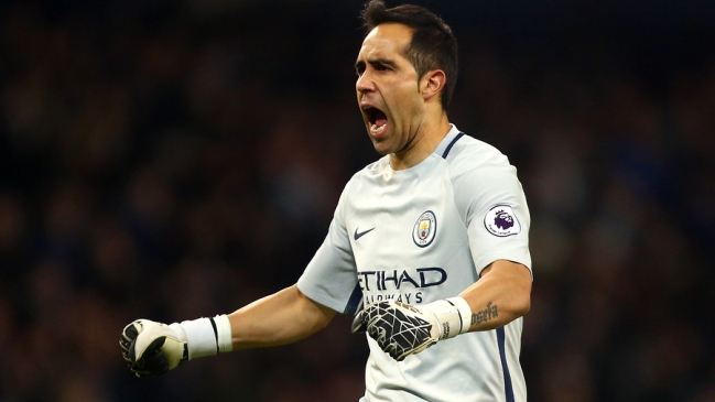 Claudio Bravo recibirá medalla de campeón en Inglaterra tras título de Manchester City Claudio Bravo recibirá medalla de campeón en Inglaterra tras título de Manchester City