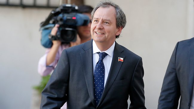 Ministro de Educación: Mis hijos son unos campeones, necesitan más de 3 condones