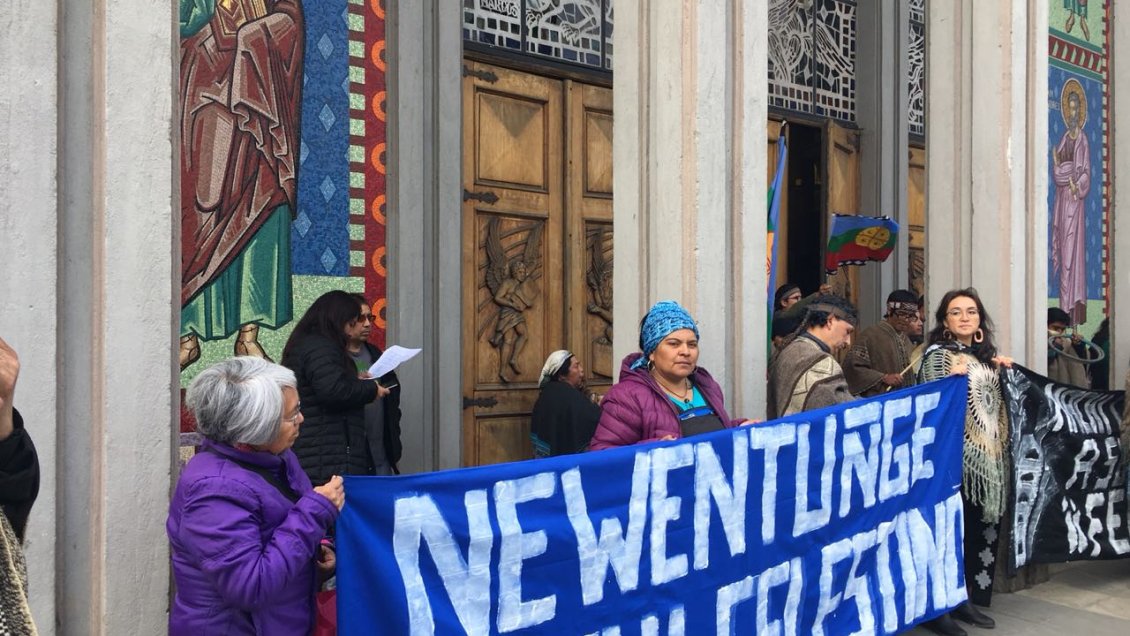 Comuneros mapuche se toman Catedral de Osorno en favor de Celestino Córdova Comuneros mapuche se toman Catedral de Osorno en favor de Celestino Córdova