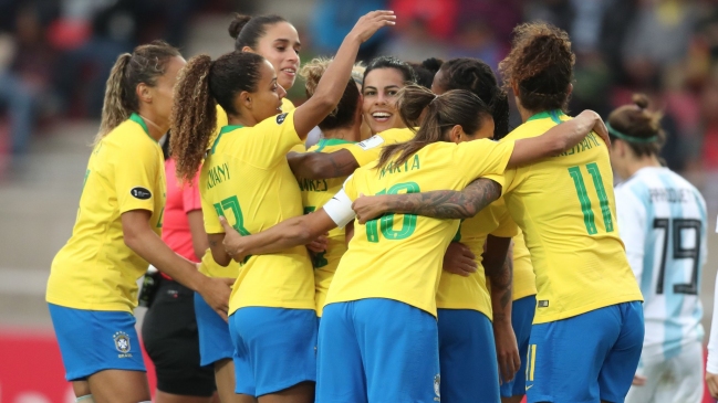 Brasil doblegó a Argentina y quedó a un paso de ganar la Copa América Femenina Brasil doblegó a Argentina y quedó a un paso de ganar la Copa América Femenina