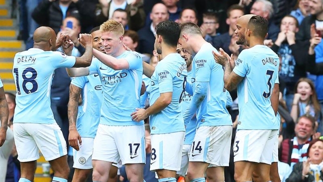 Manchester City celebró el título de la Premier con brillante goleada sobre Swansea Manchester City celebró el título de la Premier con brillante goleada sobre Swansea