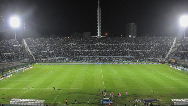 El impresentable círculo central del Estadio Centenario en el clásico uruguayo El impresentable círculo central del Estadio Centenario en el clásico uruguayo