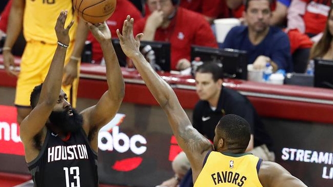 James Harden lideró primer triunfo de Houston Rockets frente a Utah Jazz